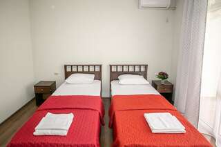 Отель SanZazila Гудаута Бюджетный двухместный номер с 2 отдельными кроватями-8